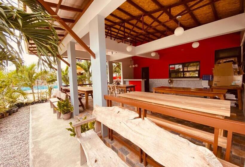 Cerca Parola Beach Resort