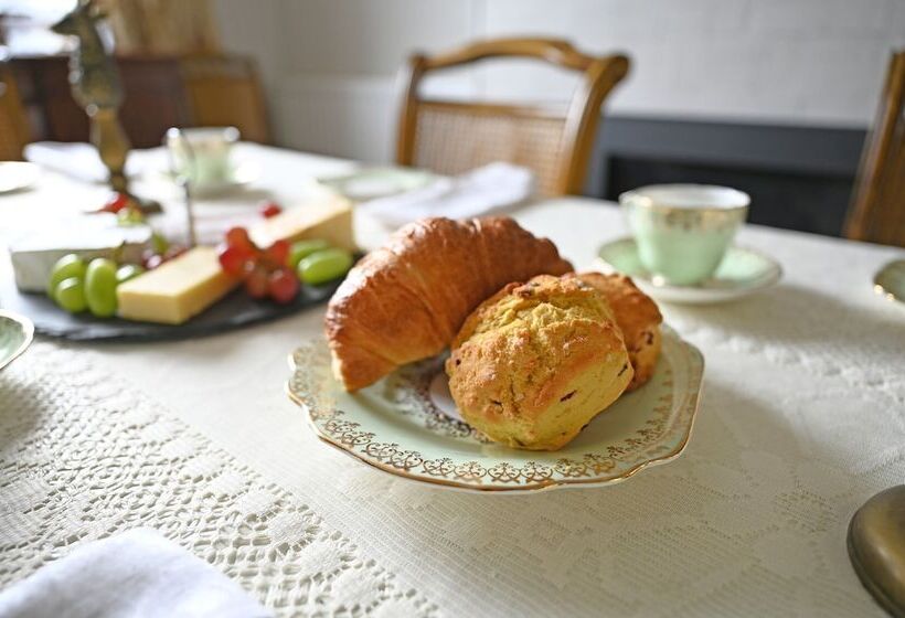 膳宿费 Larkhill House