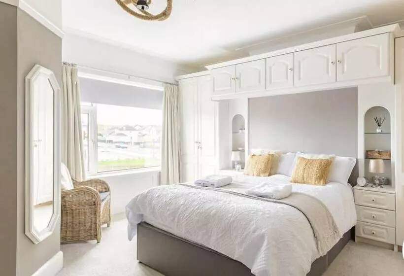 ペンション Larkhill House