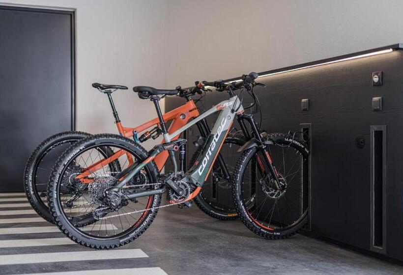 Seven Reasons / Panorama View