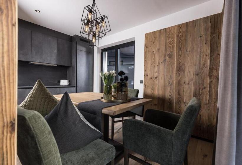 Seven Reasons / Panorama View