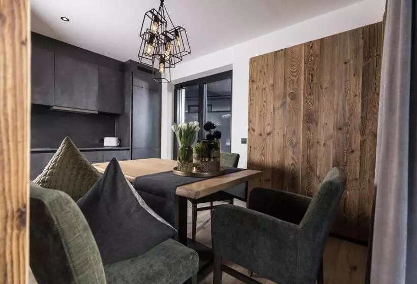 Seven Reasons / Panorama View