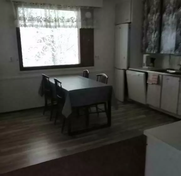 Retkeilymaja Köpsintie 4 B