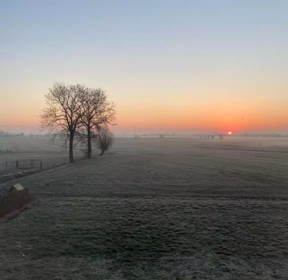 Aamiaismajoitus (B&B) Logie Marie With Hottub In The Garden