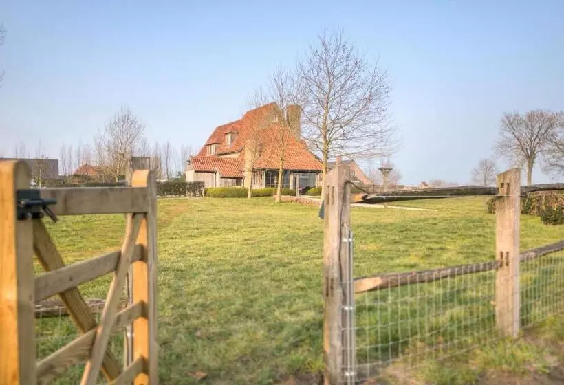 Aamiaismajoitus (B&B) Logie Marie With Hottub In The Garden