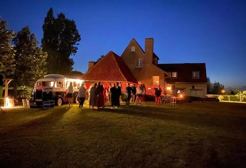 Aamiaismajoitus (B&B) Logie Marie With Hottub In The Garden