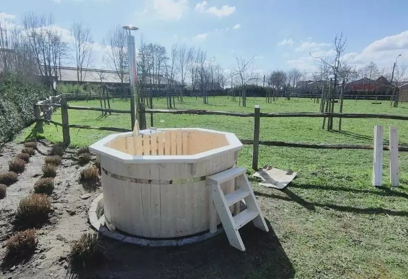 Aamiaismajoitus (B&B) Logie Marie With Hottub In The Garden