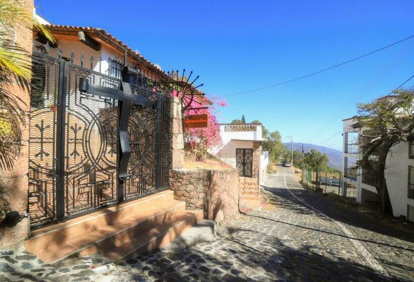 هتل Casa De Las Cruces Taxco
