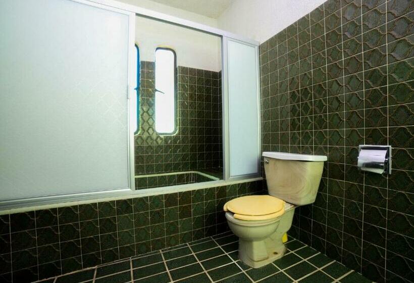 هتل Casa De Las Cruces Taxco