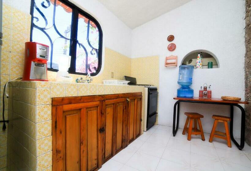 هتل Casa De Las Cruces Taxco