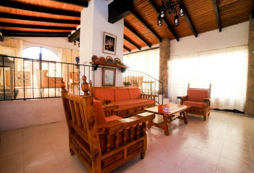 هتل Casa De Las Cruces Taxco