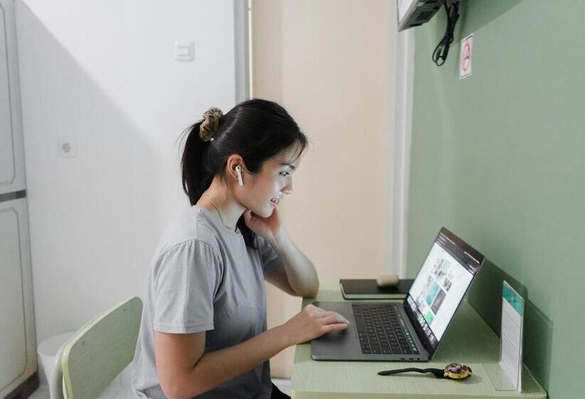 Hotel Social Hub By Twospaces