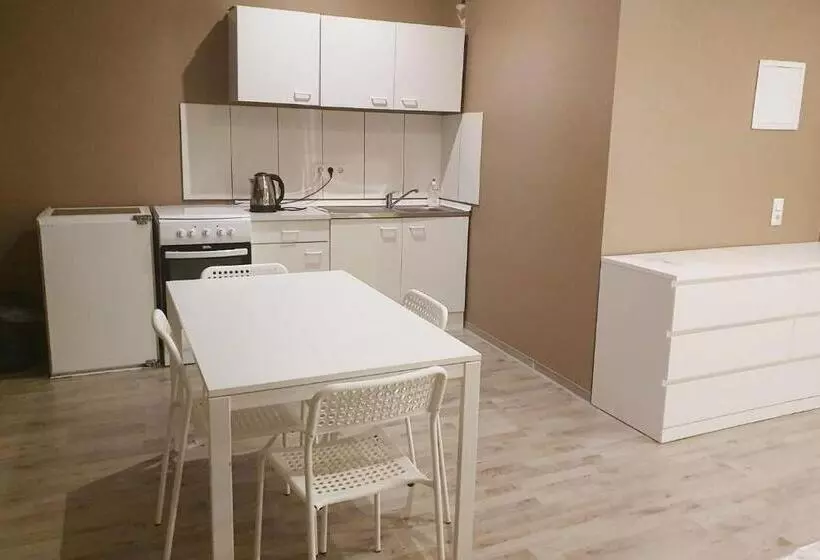 Retkeilymaja Gästehaus Emden, Gemütliche Zimmer Mit Bad & Wlan
