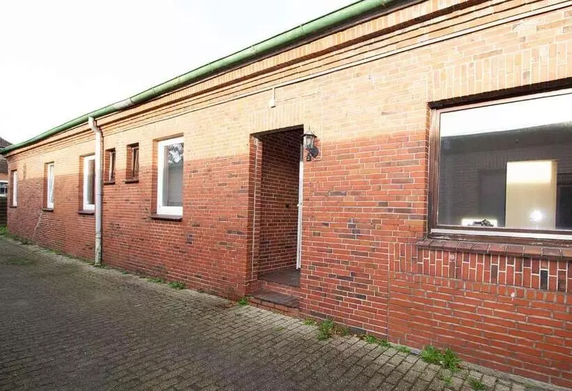 Retkeilymaja Gästehaus Emden, Gemütliche Zimmer Mit Bad & Wlan