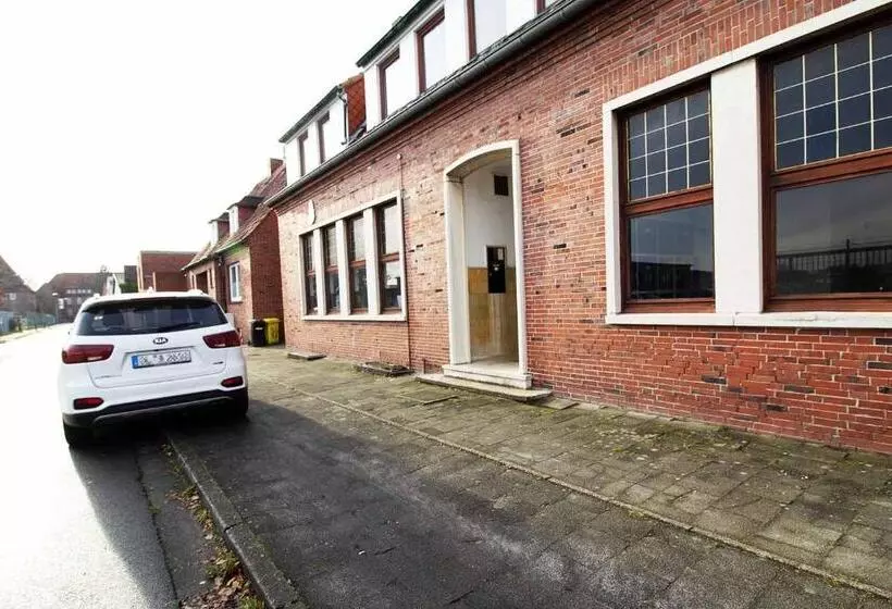 Retkeilymaja Gästehaus Emden, Gemütliche Zimmer Mit Bad & Wlan