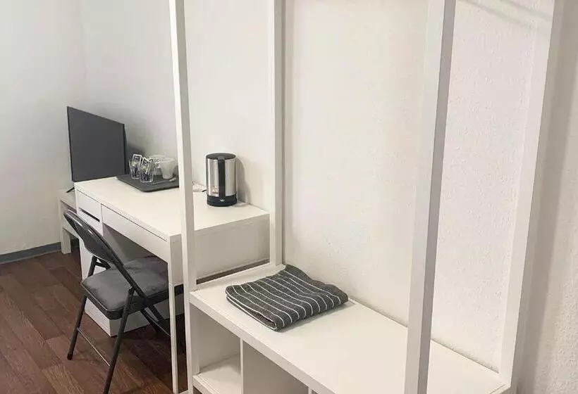 Retkeilymaja Gästehaus Emden, Gemütliche Zimmer Mit Bad & Wlan