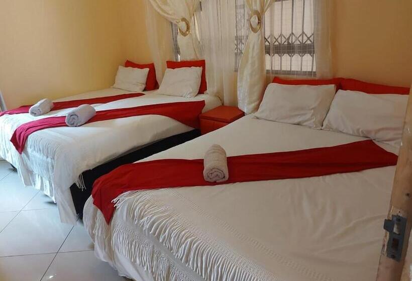 פנסיון Hlophe S Place