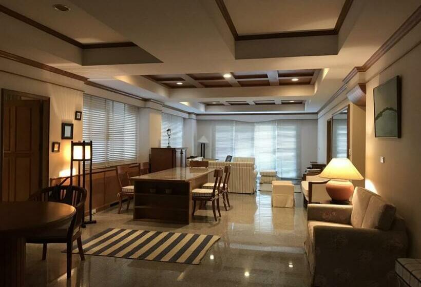 Sunshine Gypsy At Beach Villa Vibhavadi Pattaya