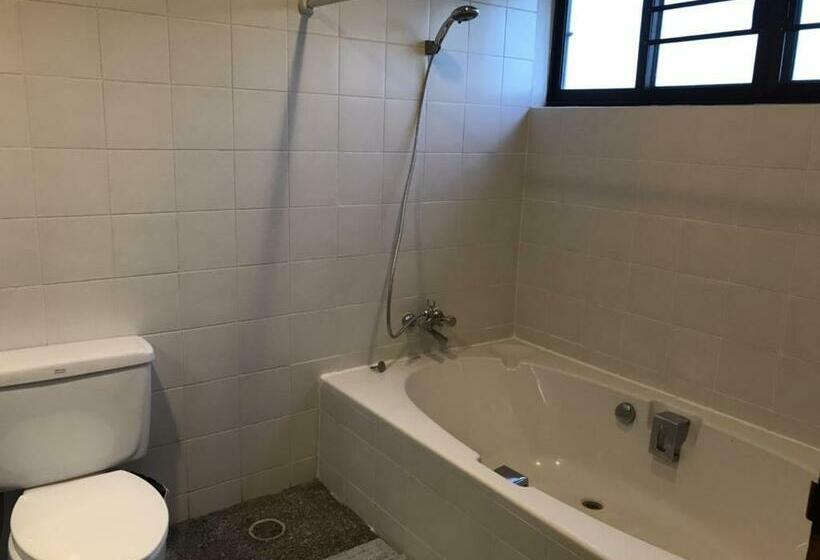 Sunshine Gypsy At Beach Villa Vibhavadi Pattaya