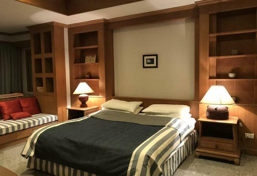 Sunshine Gypsy At Beach Villa Vibhavadi Pattaya