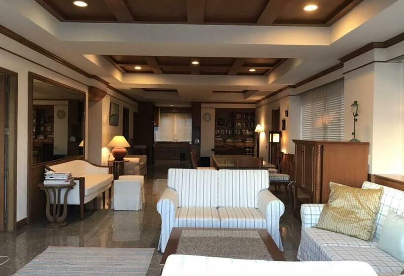 Sunshine Gypsy At Beach Villa Vibhavadi Pattaya