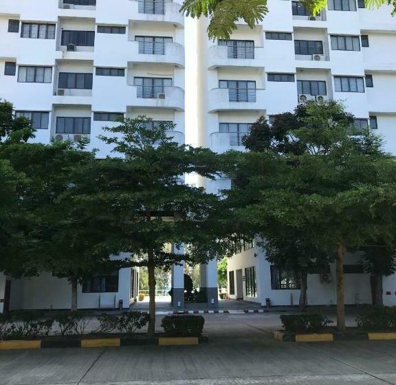 Sunshine Gypsy At Beach Villa Vibhavadi Pattaya