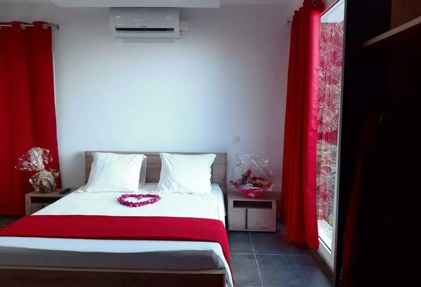 هتل 2 0 Hôtel Vanille