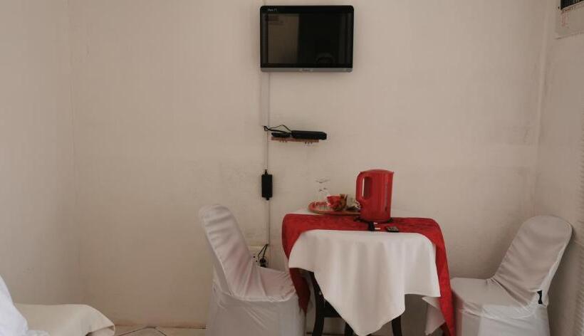 פנסיון Lytton Cresent B&b