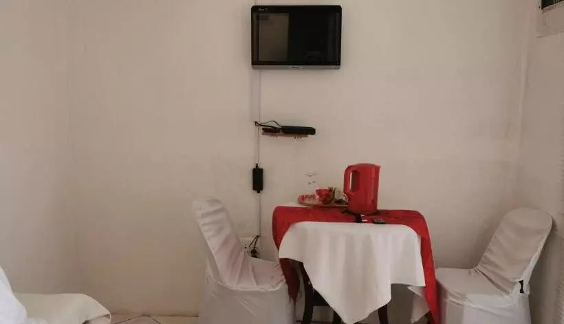 ペンション Lytton Cresent B&b