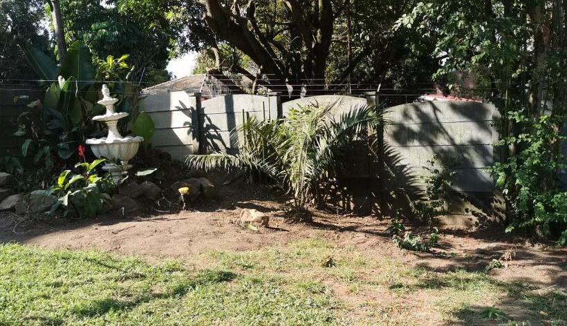 פנסיון Lytton Cresent B&b