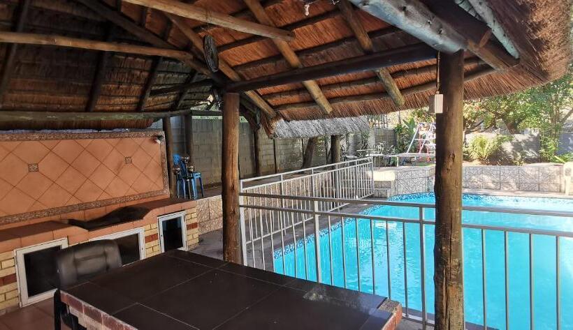 פנסיון Lytton Cresent B&b