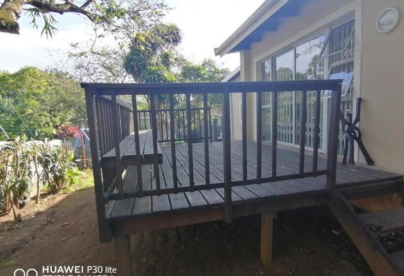 פנסיון Lytton Cresent B&b