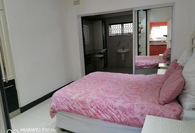 פנסיון Lytton Cresent B&b