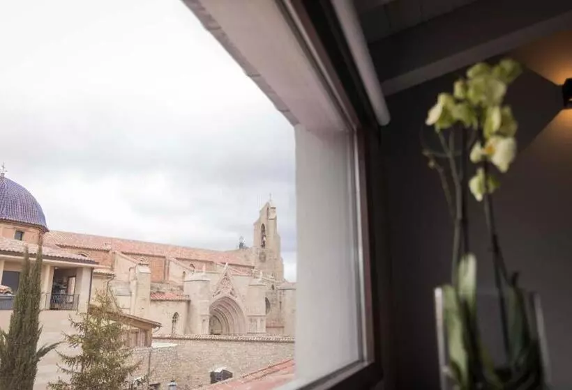Vallivana Suites