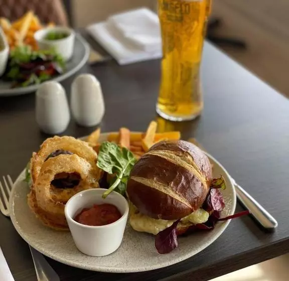 هتل The Inn At Charlestown