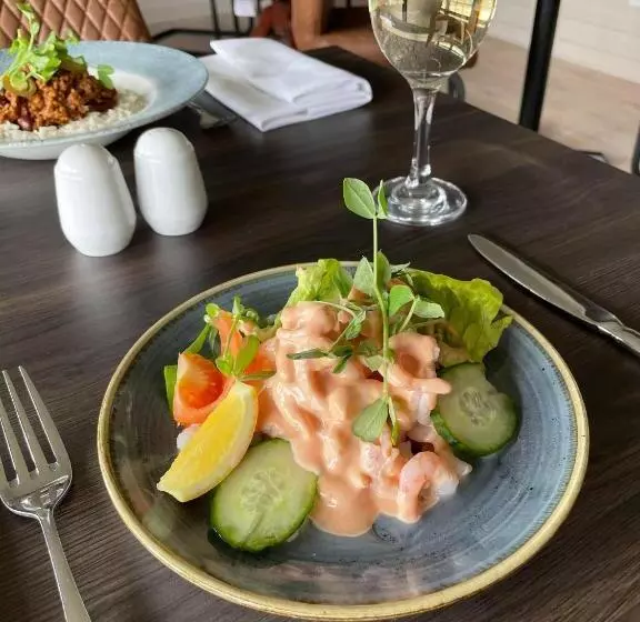 هتل The Inn At Charlestown