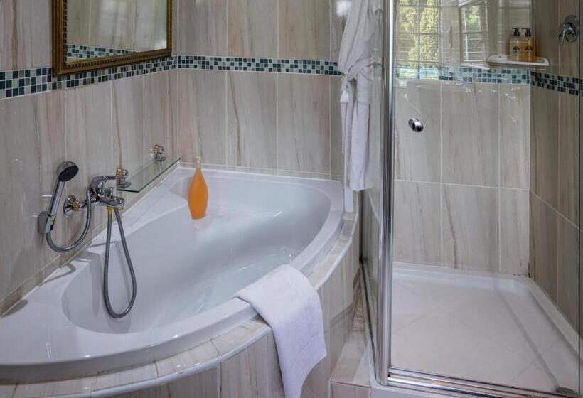 Пансион Gallo Manor Executive Bed & Breakfast