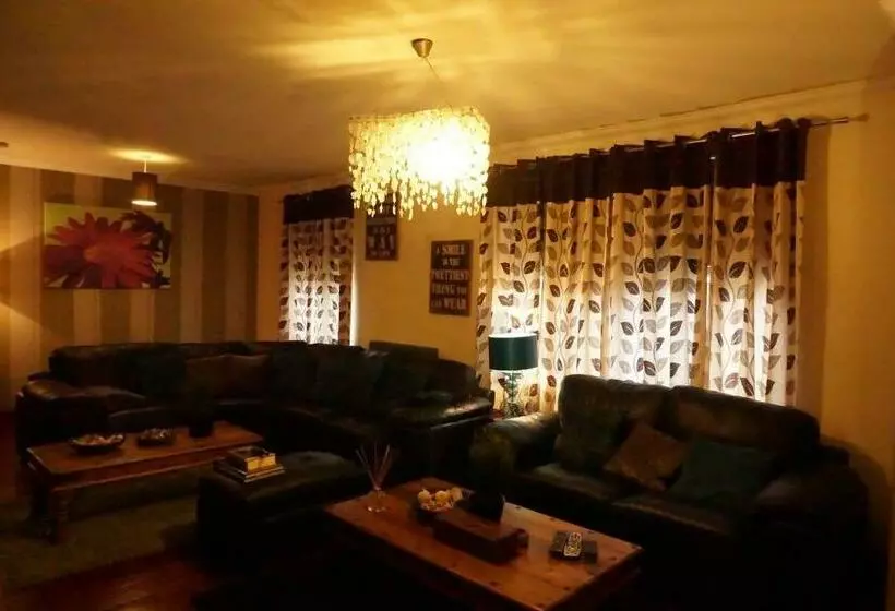 ペンション Innis House