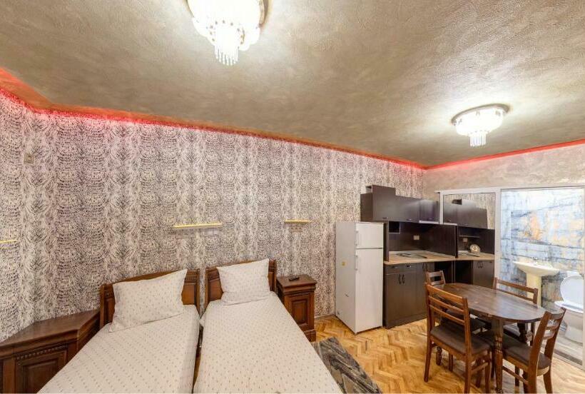 بنسيون Simona Guest House