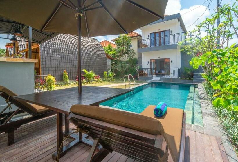 פנסיון Wooden Puri Guesthouse By Bukit Vista