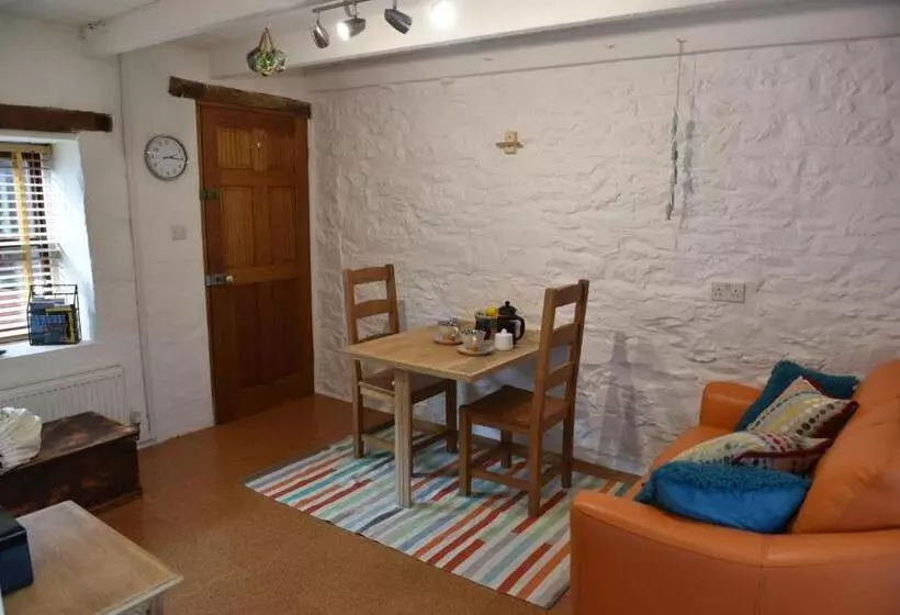 تختخواب و صبحانه Delfryn Guest Suite