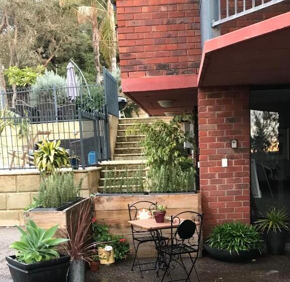 مبيت وإفطار Robinson Retreat