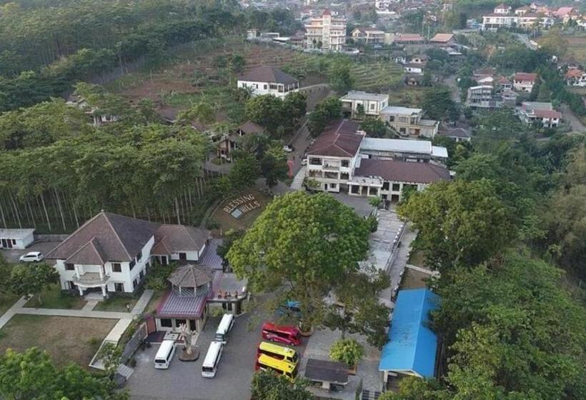 فندق Blessing Hills Family Resort &