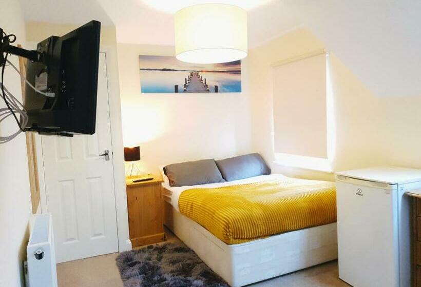 فندق Highfields Town House