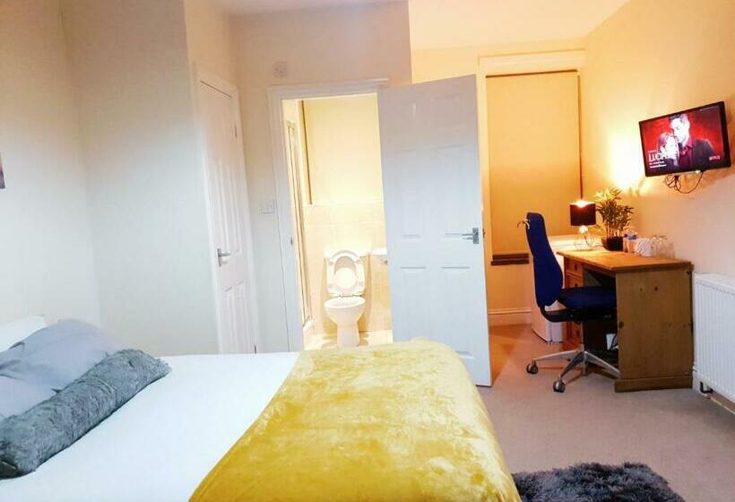 فندق Highfields Town House