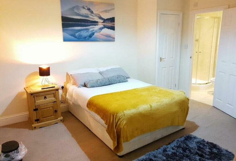 فندق Highfields Town House