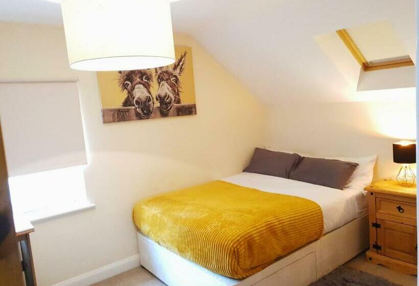 فندق Highfields Town House