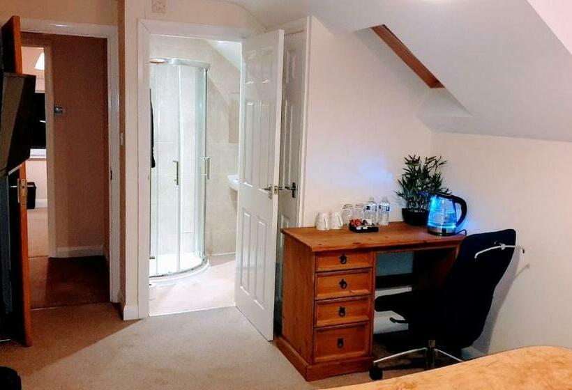 فندق Highfields Town House