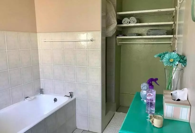 Aamiaismajoitus (B&B) 23 Ambleside Holiday Retreat By The Sea