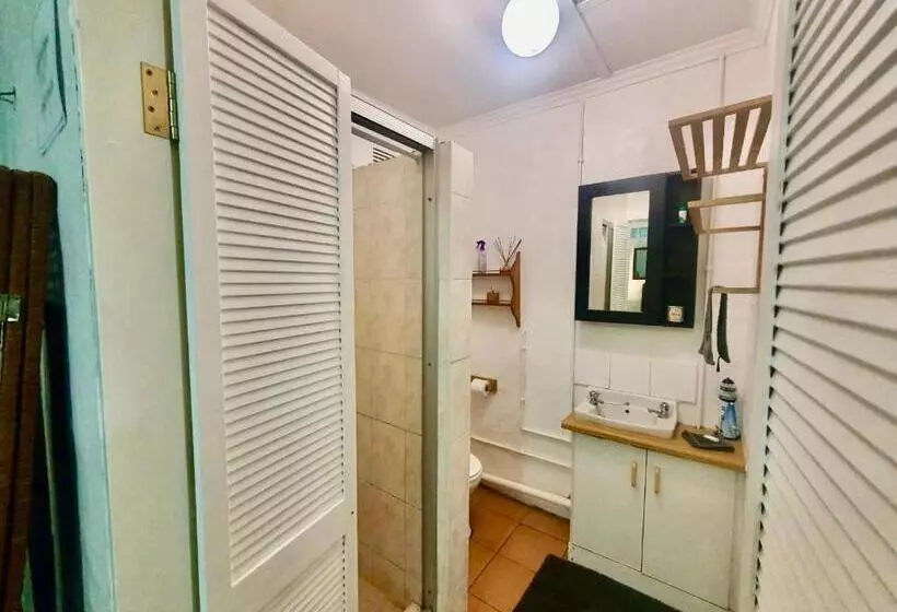 Aamiaismajoitus (B&B) 23 Ambleside Holiday Retreat By The Sea